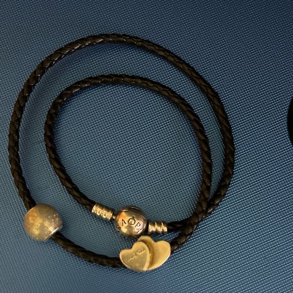 Pandora leather bracelet and charms - Picture 2 of 5